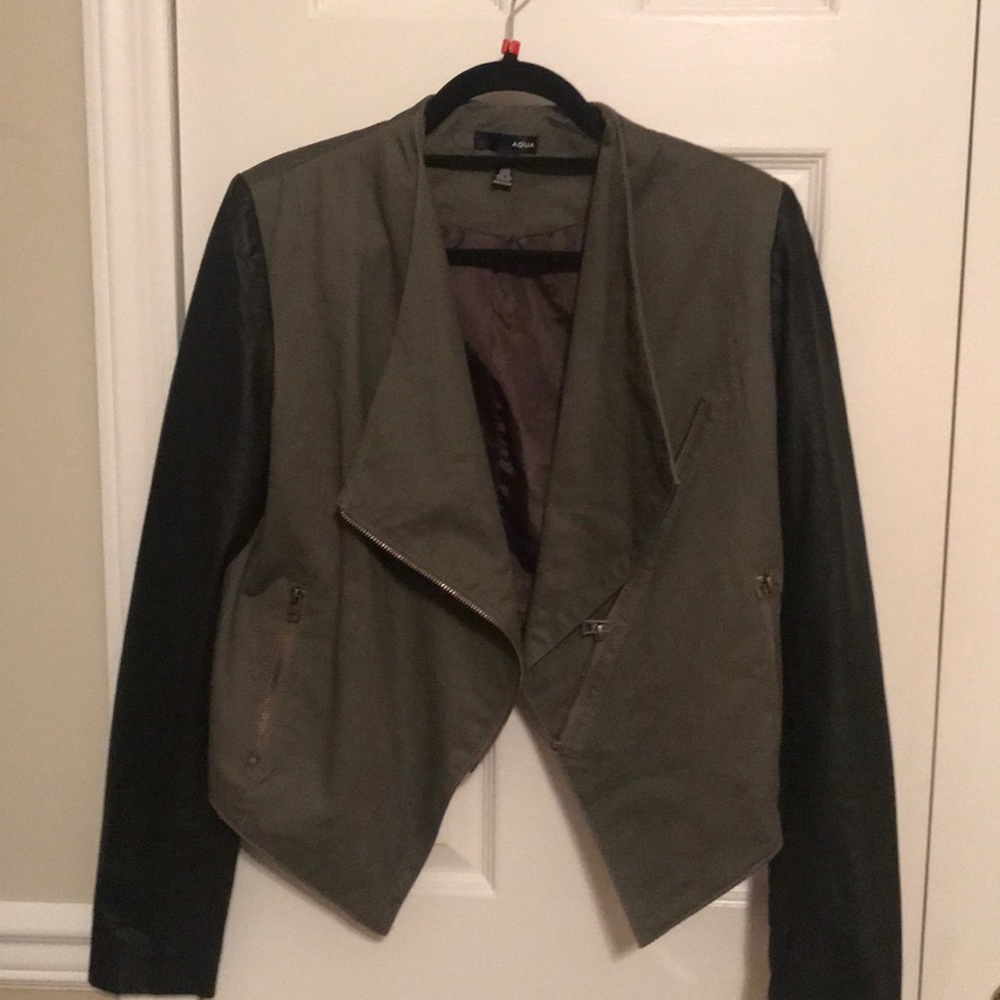 Aqua jacket size medium